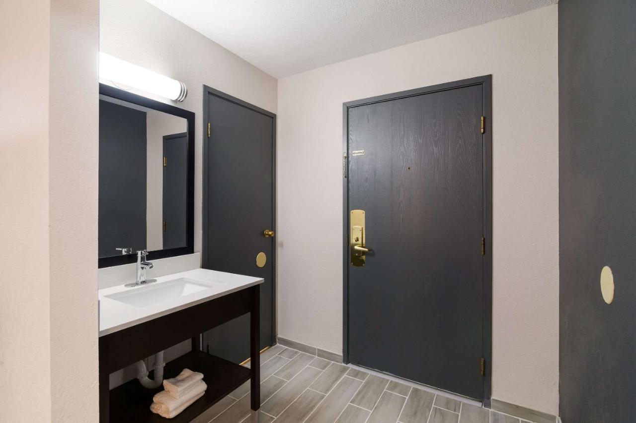 Econo Lodge Williston Extérieur photo